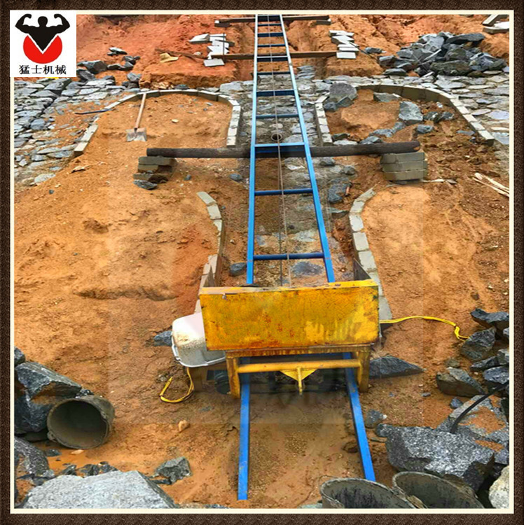 猛士邊坡防護(hù)上料機(jī)、建筑爬山虎上料機(jī)、機(jī)械爬山虎上料機(jī)