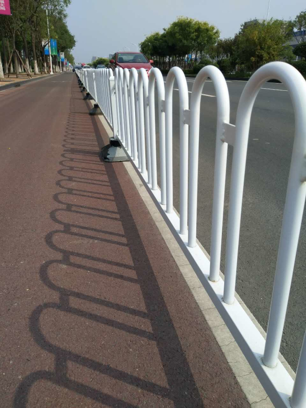 市政交通道路護(hù)欄@交通道路市政護(hù)欄@現(xiàn)貨市政護(hù)欄廠家