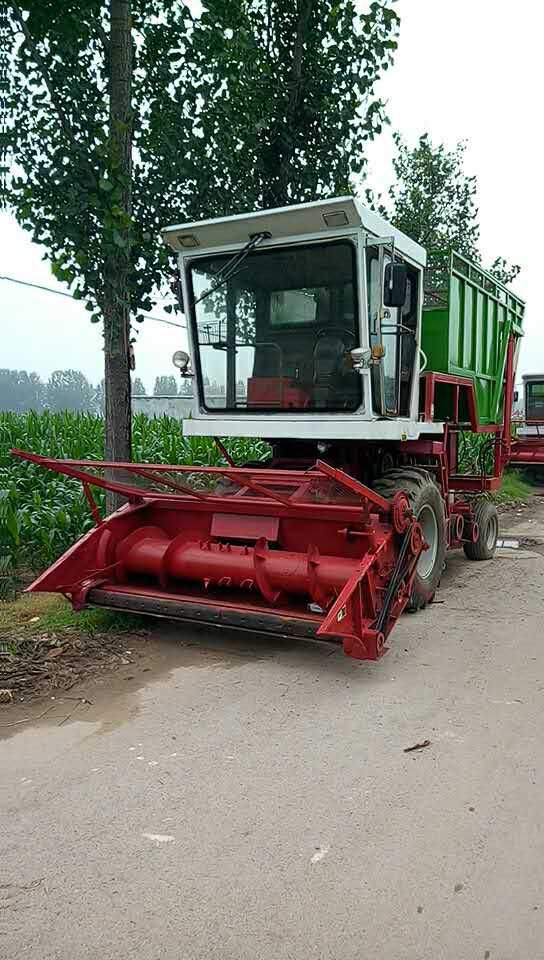 大型玉米秸稈青儲機 牧草粉碎收獲機
