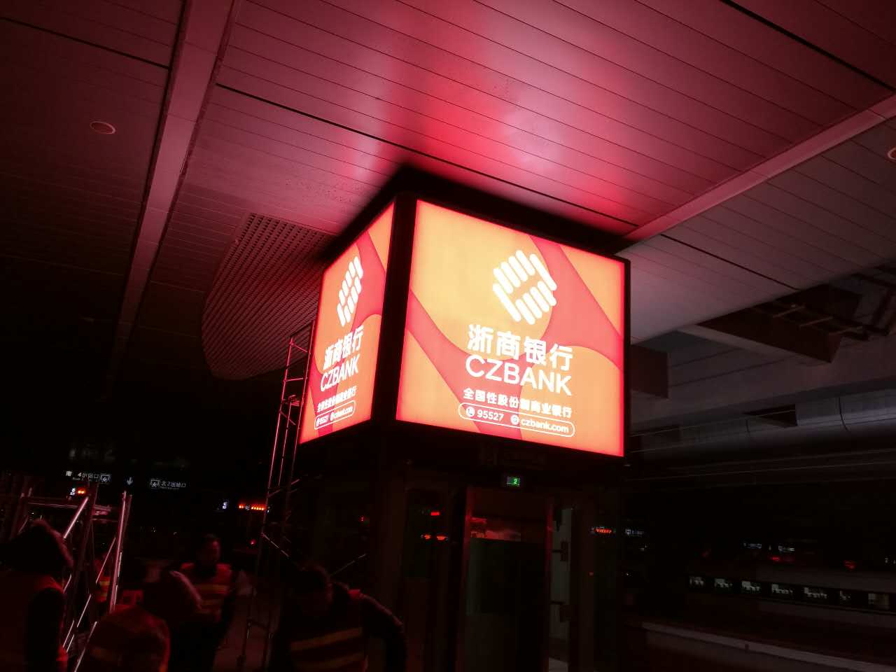 供應(yīng)電梯燈箱，電梯井燈箱，電梯拉布燈箱，包電梯燈箱