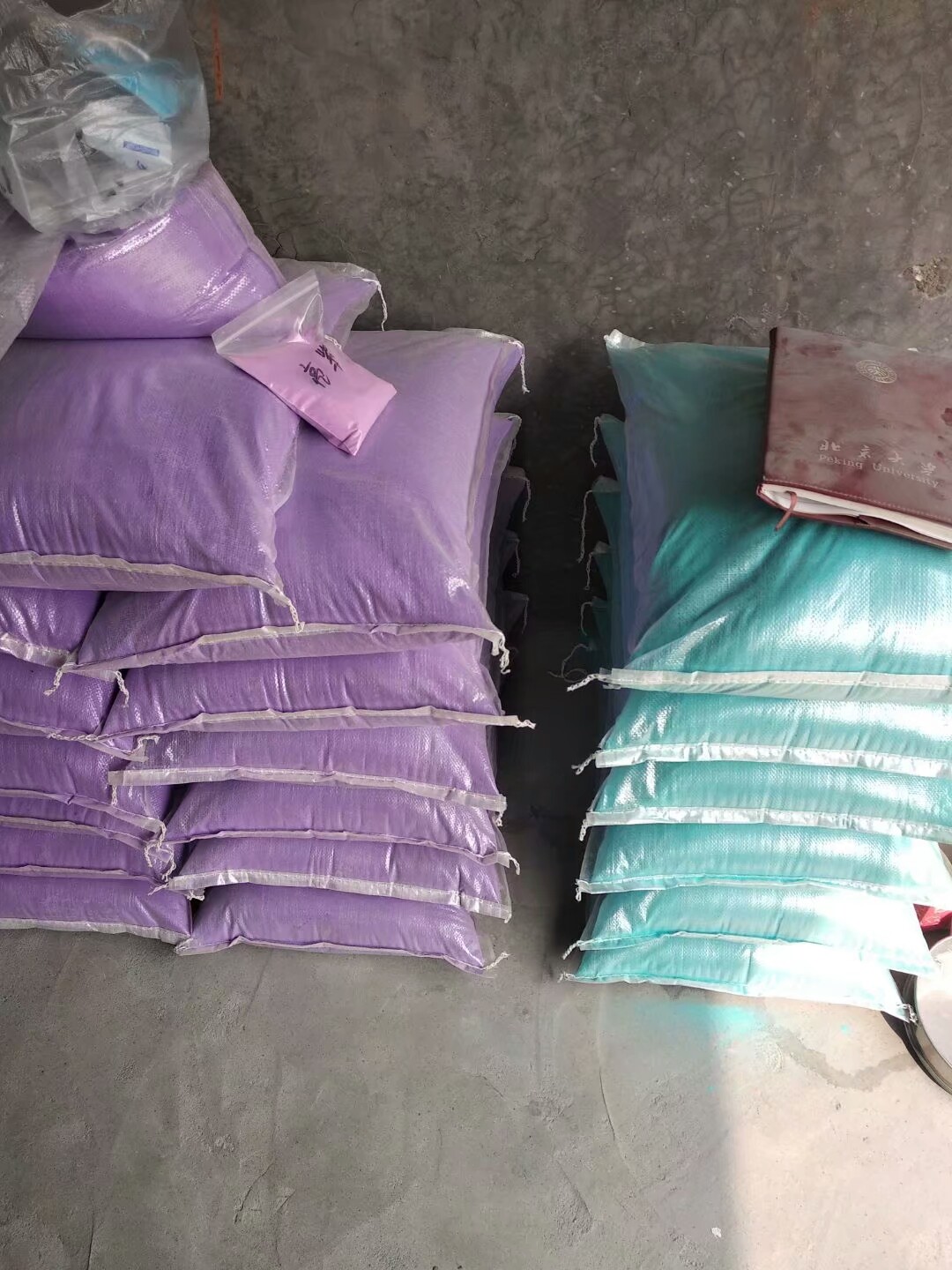 染色砂供應商，染色砂廠家，染色砂規(guī)格 染色燒結(jié)彩砂