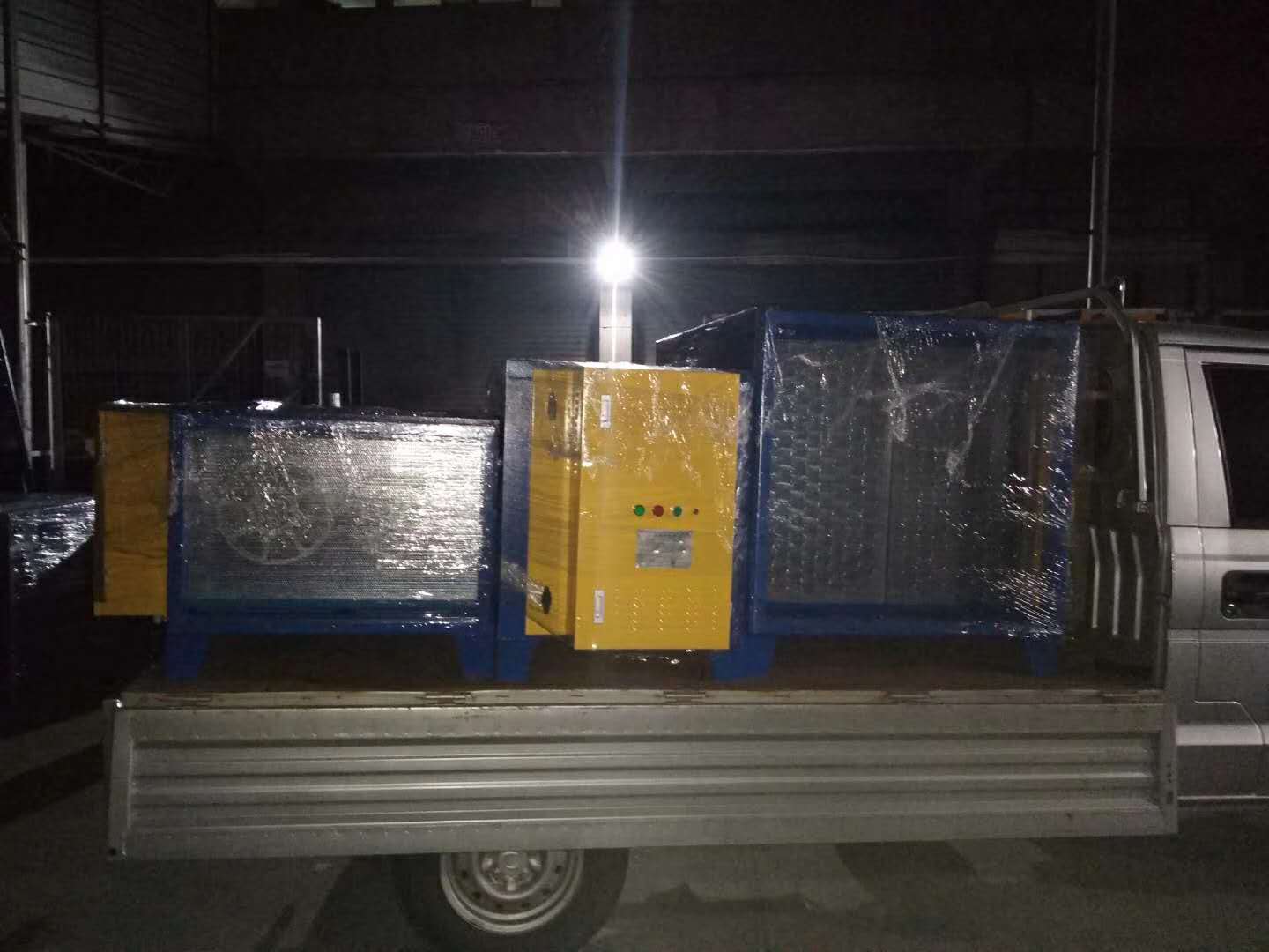 供應(yīng)快餐廚房油煙凈化設(shè)備-*蜂窩靜電廚房油煙凈化設(shè)備