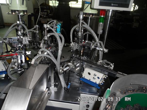 風(fēng)筒開關(guān)自動(dòng)組裝設(shè)備