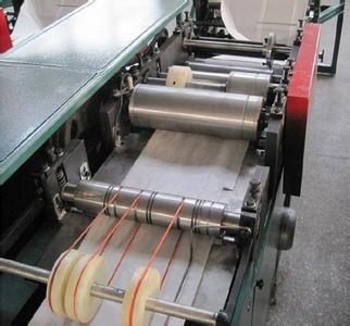 全自動打孔紙袋制造機(jī) 全自動貼膜紙袋成型機(jī)