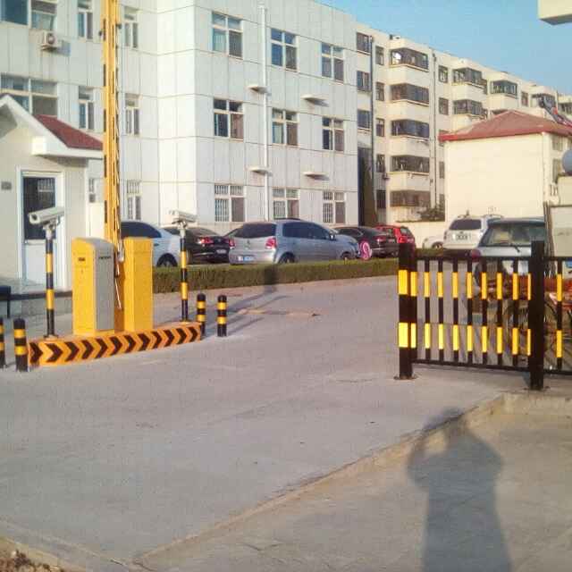 供應日照電動門  日照維修電動門電話13863351382