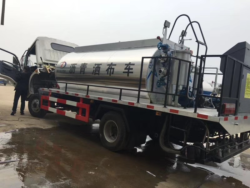 供應(yīng)湖北瀝青灑布車廠家直銷_湖北瀝青灑布車報(bào)價(jià)_湖北瀝青灑布車供應(yīng)商 瀝青灑布車