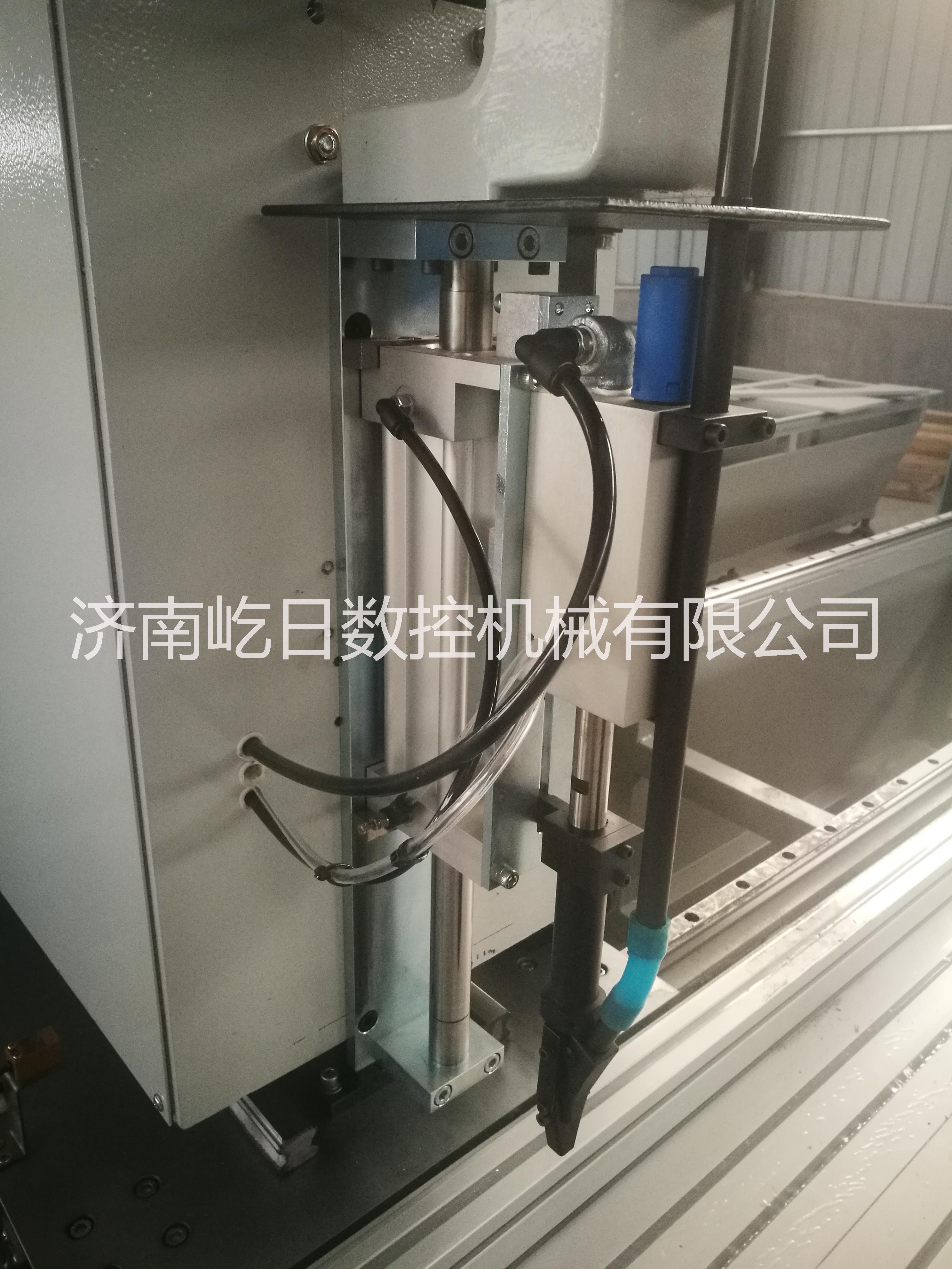 供應(yīng)四頭螺釘緊固機(jī)