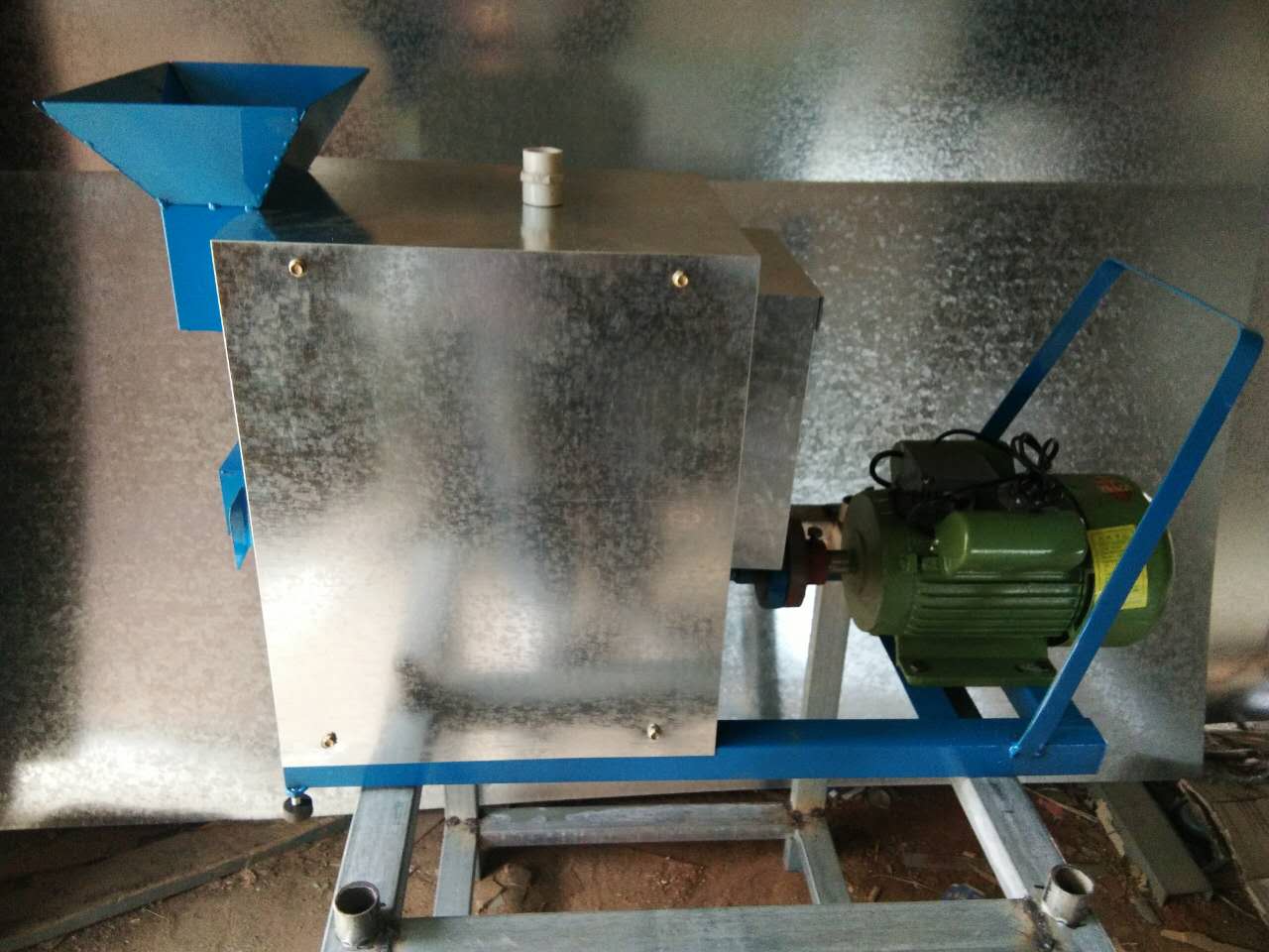 田螺剪尾機(jī)型號(hào)  田螺剪尾機(jī)價(jià)格  田螺剪尾機(jī)廠家