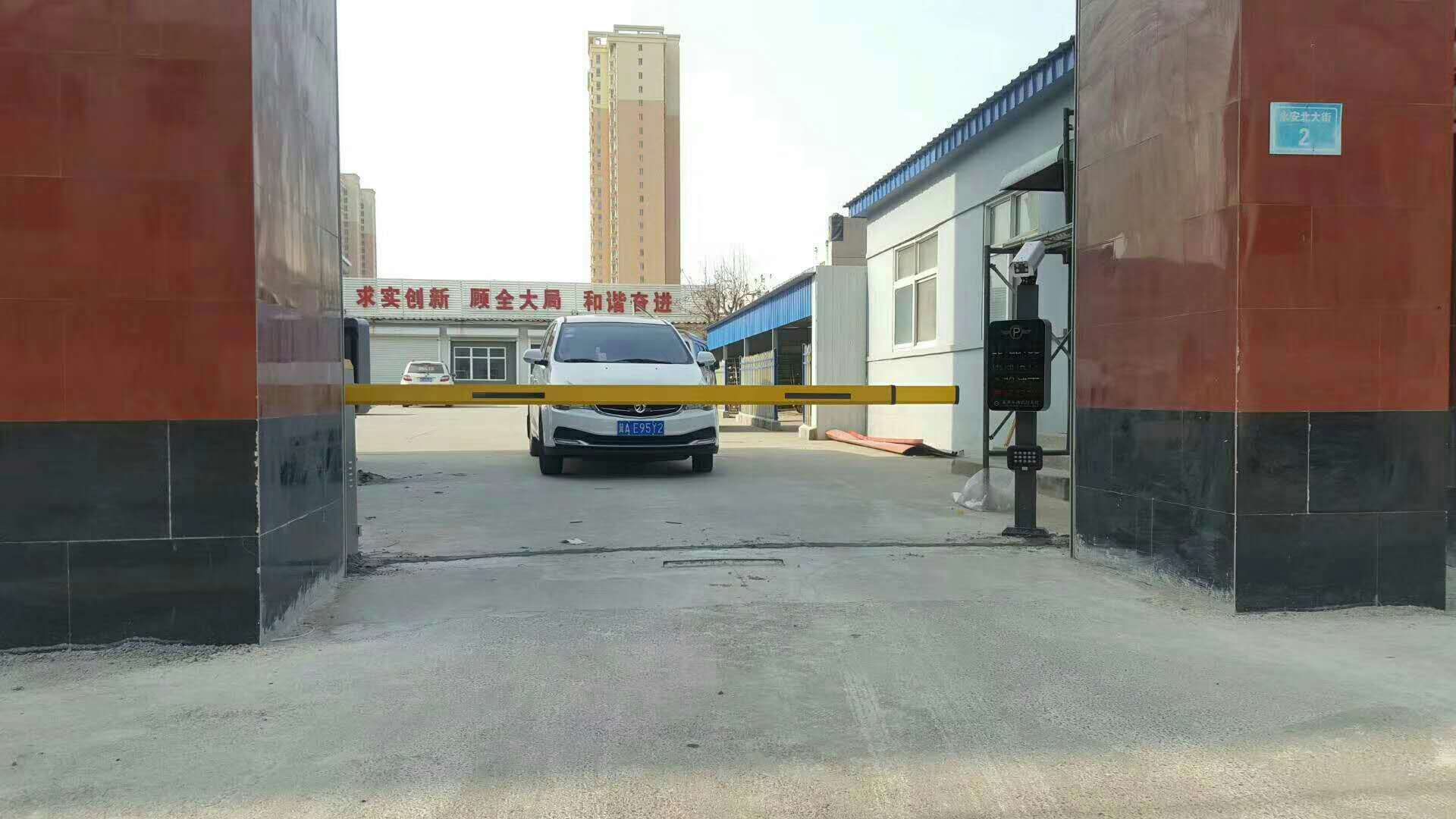 河南鄭州車牌識(shí)別經(jīng)銷商 廠家直銷特價(jià)車牌識(shí)別系統(tǒng) 車牌識(shí)別一體機(jī) 高清車牌識(shí)別一體機(jī)安裝