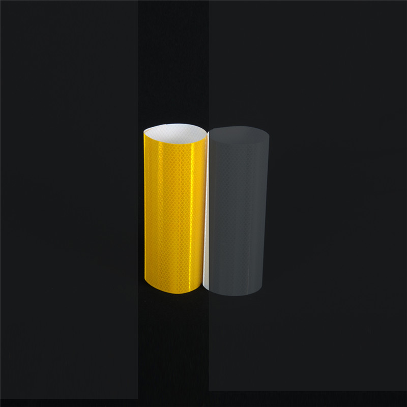 廠家供應(yīng)條形紋噴繪反光膜|用于車(chē)尾板反光牌|護(hù)墻角反光箭頭|廣告牌制作的反光噴繪膜