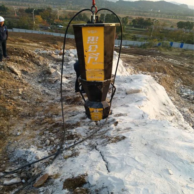 巖石劈裂機--地基開挖靜態(tài)分裂一套多少錢