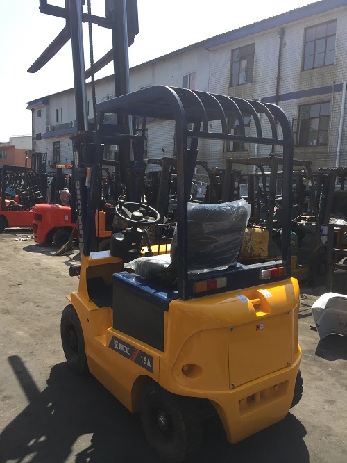 供應(yīng)龍工1.5噸電瓶叉車二手電動叉車龍工電動叉車
