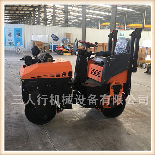 三人行小型座駕壓路機(jī) 雙鋼輪壓路機(jī) 雙輪驅(qū)動(dòng)效率更高