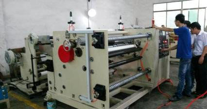 卷筒狀塑料薄膜電腦高速剝離分切機(jī) 全自動(dòng)高速分切機(jī)