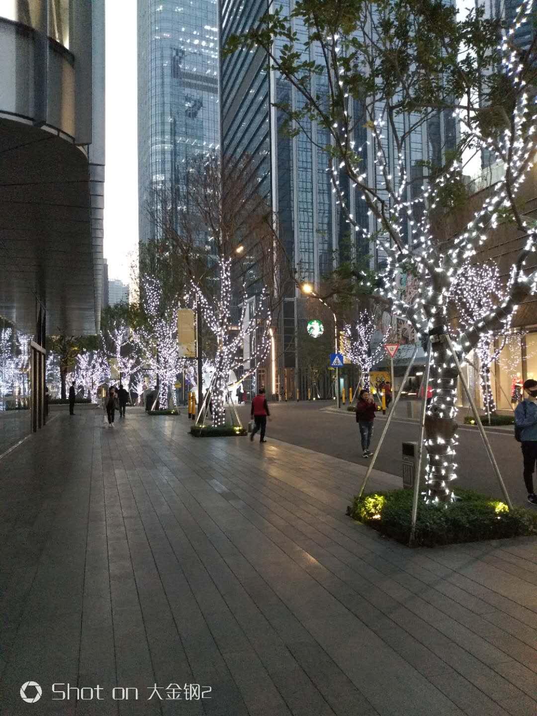 東莞廠家直銷LED彩燈閃燈 戶外防水滿天星婚慶裝飾燈批發(fā) 圣誕節(jié)酒吧銅線小彩燈串燈報(bào)價(jià)