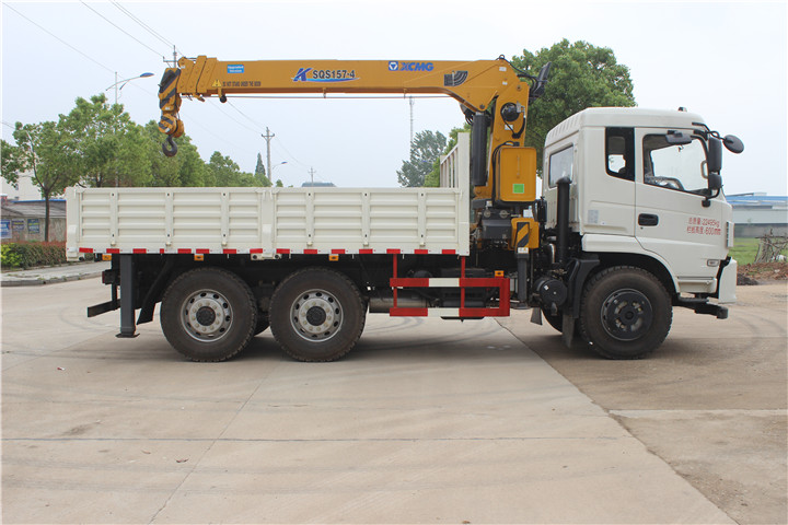 東風(fēng)新款六驅(qū)（6*6）越野隨車吊，越野隨車起重運(yùn)輸車