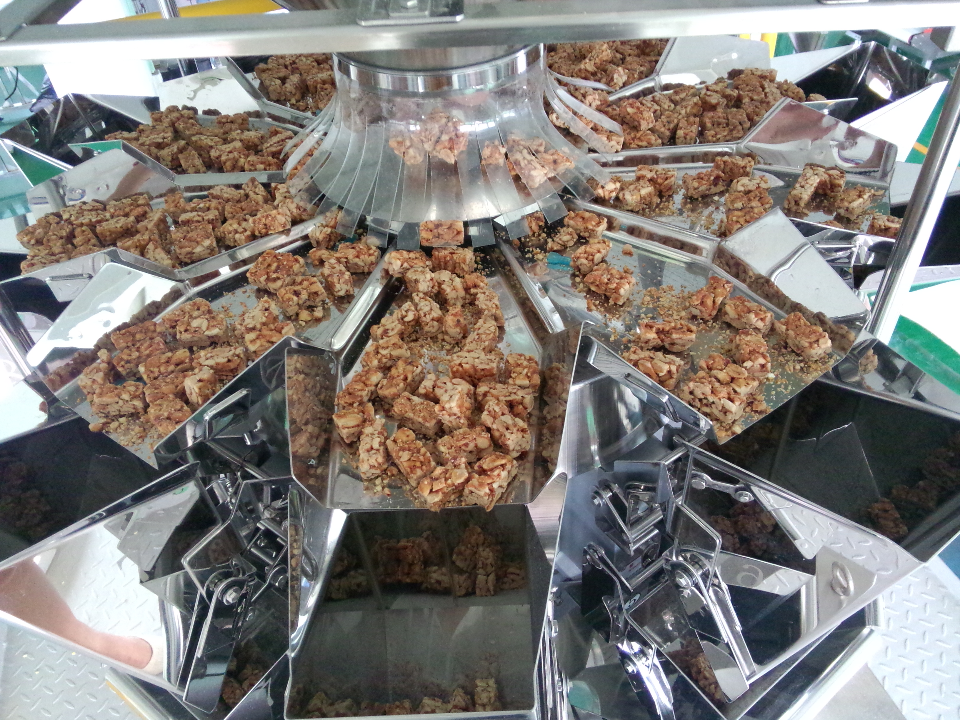 上海膨化食品包裝機(jī)廠家-溫州膨化食品包裝機(jī)廠家-山東膨化食品包裝機(jī)廠家