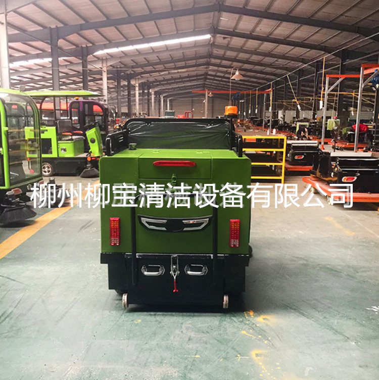 三輪駕駛型掃地車   柳寶LB-1500三輪駕駛式掃地車