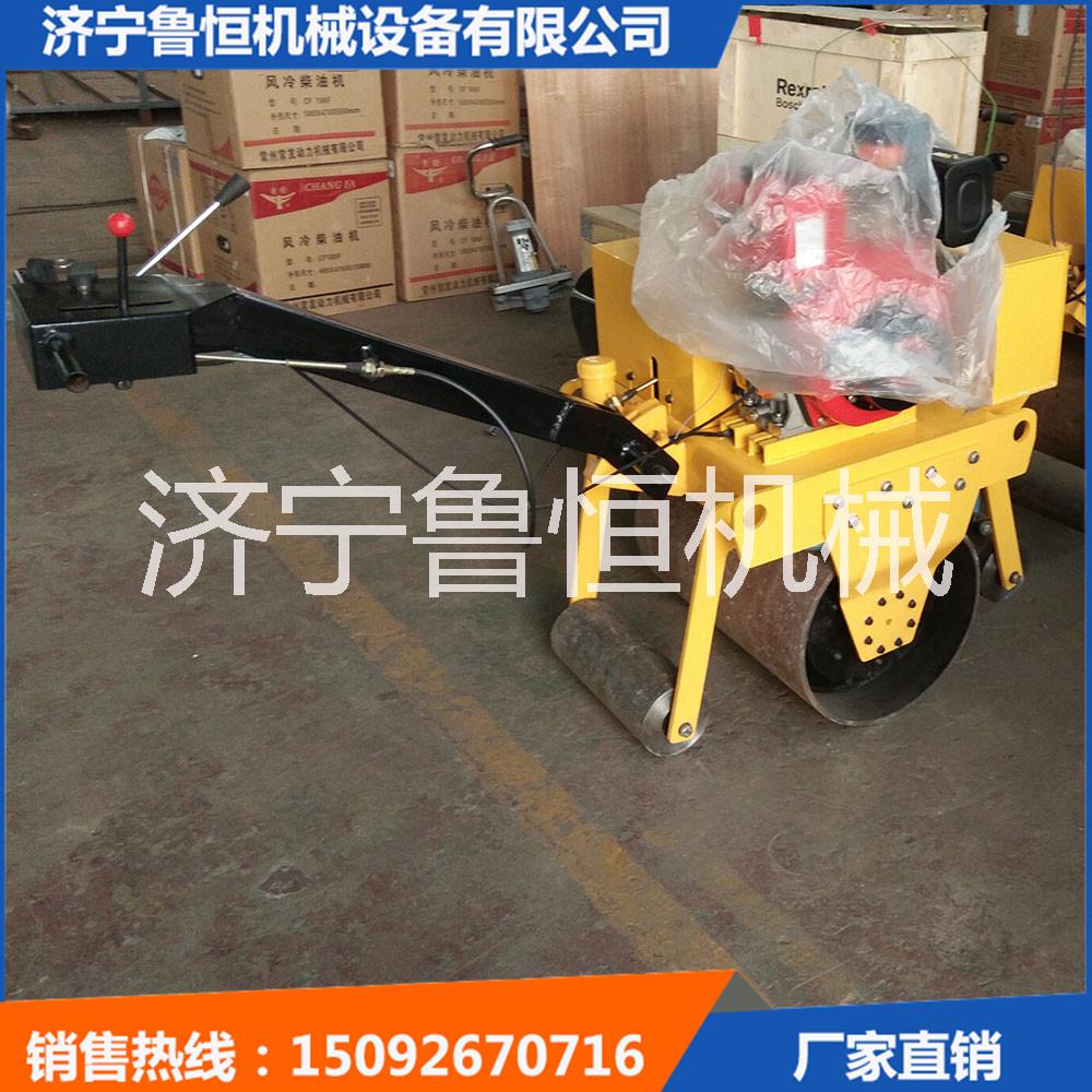 700型大鋼輪壓路機(jī) 手扶式單鋼輪振動(dòng)壓路機(jī) 重型壓路機(jī)