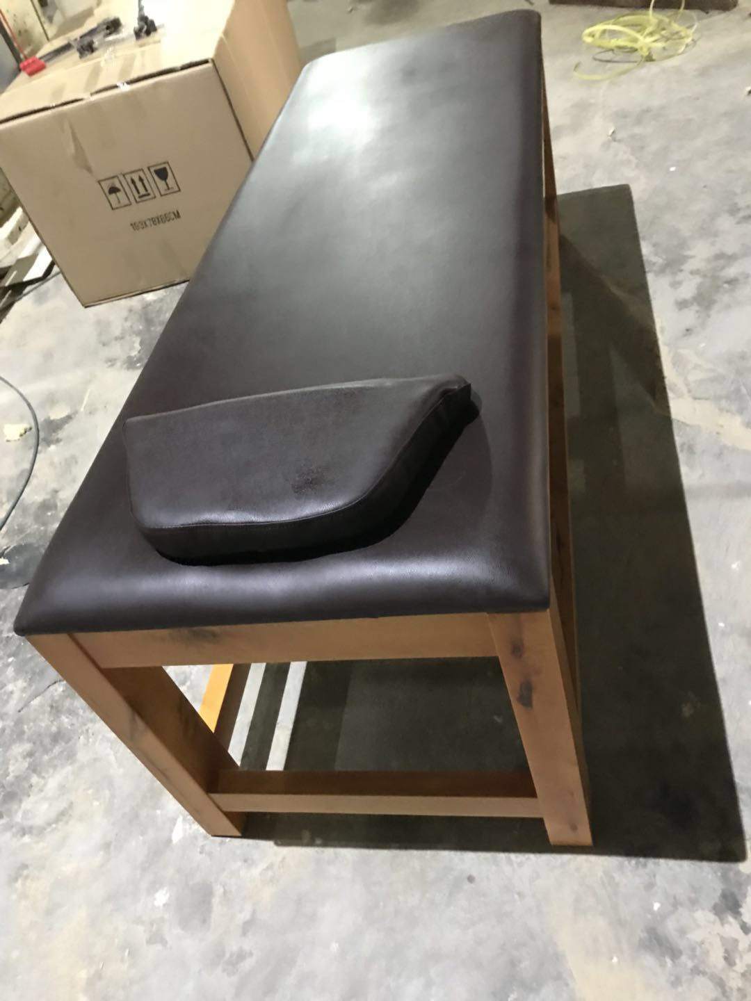 實木按摩床供貨商/廣州按摩床供貨商/批發(fā)商/價格/龍崗區(qū)按摩床廠家電話