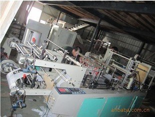 全自動(dòng)一次性背心圍裙機(jī) 一次性背心圍裙機(jī) 塑料圍裙自動(dòng)制袋機(jī) 一次性圍裙設(shè)備 pe圍裙機(jī)