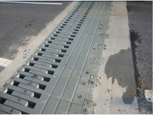 梳齒板伸縮縫   梳齒板伸縮縫供應(yīng)商   廠家直銷梳齒板伸縮縫   梳齒板伸縮縫報價