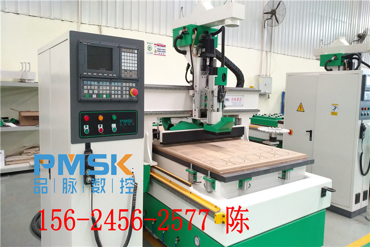 買數(shù)控開料機(jī)，一定選擇正規(guī)生產(chǎn)