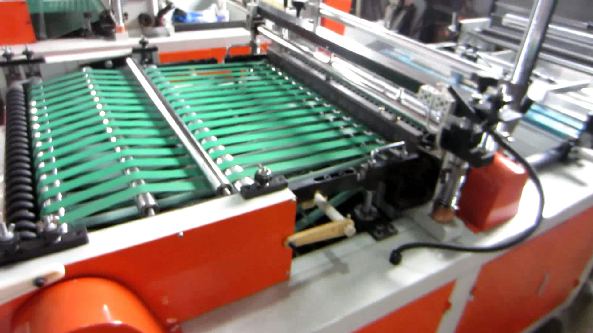 全自動糊書殼機(jī) 直銷皮殼機(jī)，簡易皮殼機(jī)，