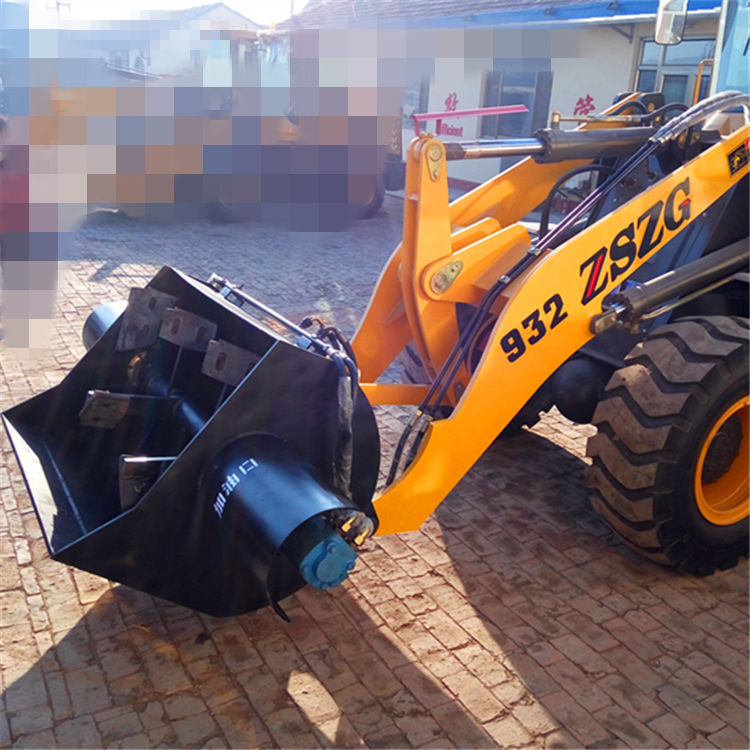 攪拌斗裝載機(jī)鏟車安裝攪拌斗混凝土代替?zhèn)鹘y(tǒng)攪拌機(jī)中首重工 小30攪拌斗裝載機(jī)