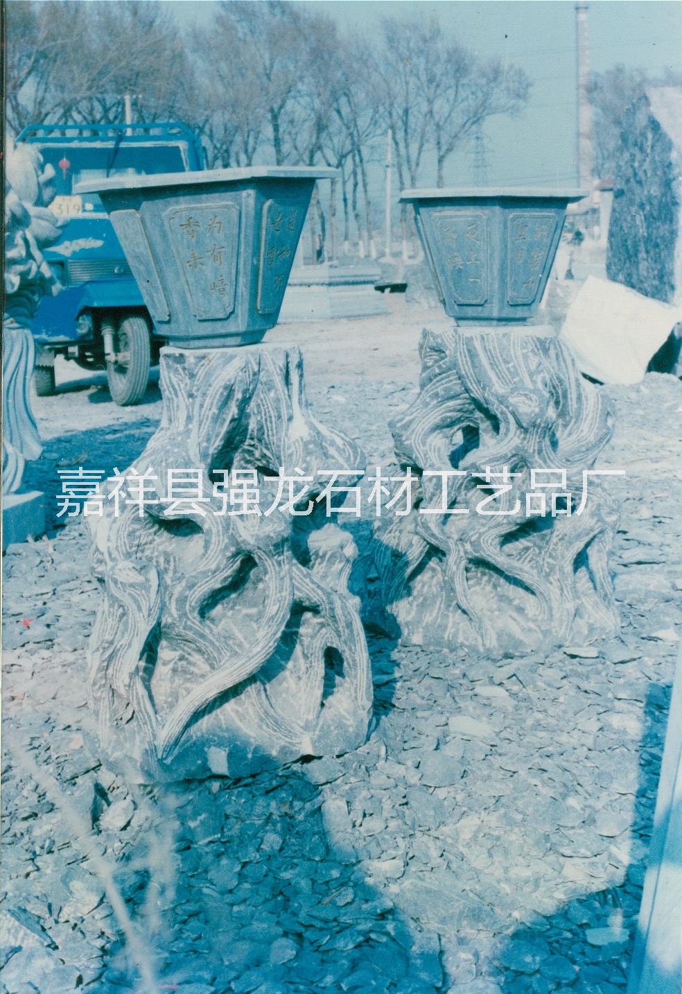 供應(yīng)青石石燈、石雕石燈、仿古石燈、寺廟石燈、青石石燈廠家、青石石燈價(jià)格、青石石燈規(guī)格