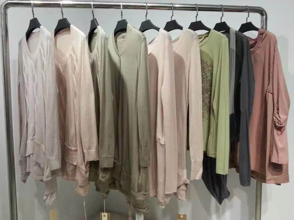 哪里有服裝廠價直銷批發(fā) 東莞秋冬裝批發(fā)