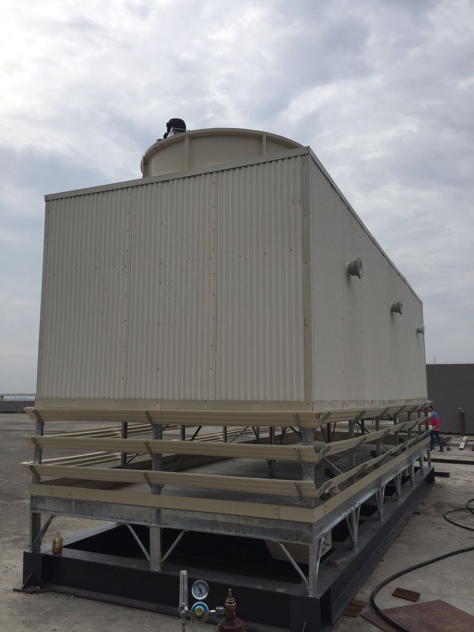 玻璃鋼冷卻塔廠家 佛山玻璃鋼冷卻塔廠家直銷 圓形逆流冷卻塔 方形橫流式冷卻塔