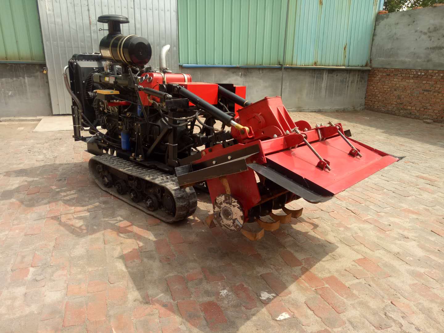 農(nóng)用機(jī)械 履帶深翻機(jī)價(jià)格 大棚*遙控深翻機(jī)  履帶深耕機(jī)可遙控