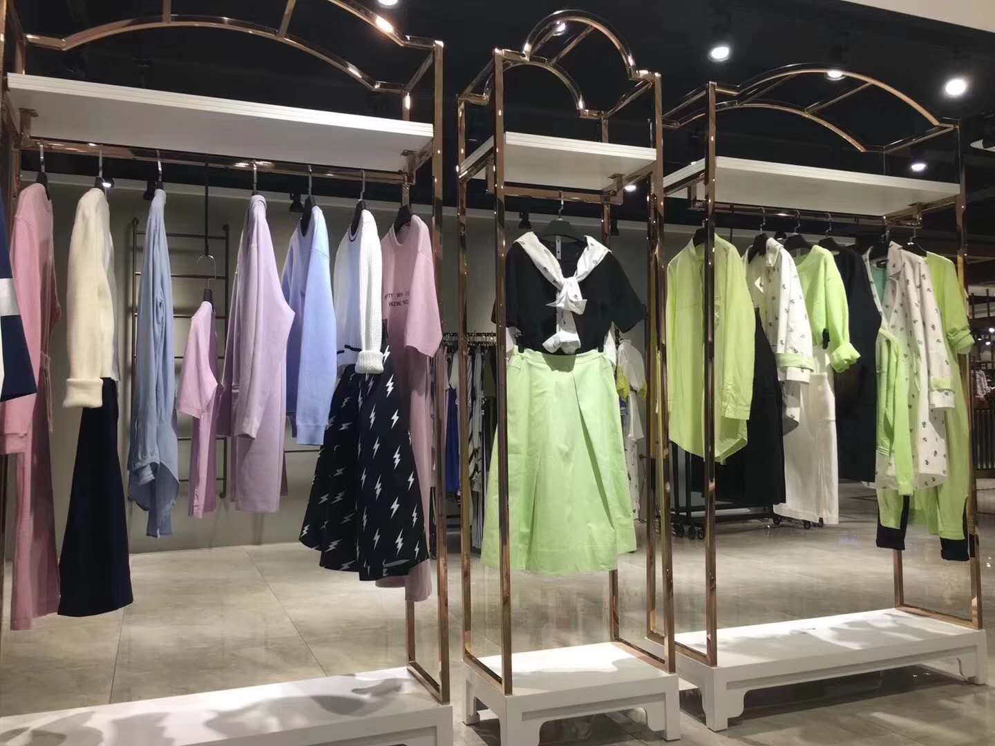 杭州*品牌未知未覺新品夏裝品牌折扣女裝庫存尾供應(yīng)