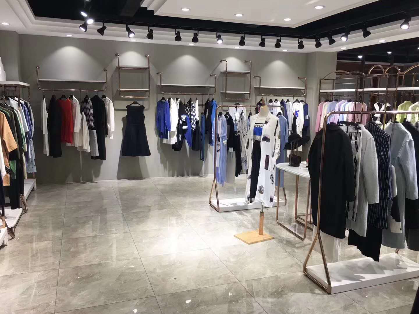杭州*品牌未知未覺新品夏裝品牌折扣女裝庫存尾供應(yīng)