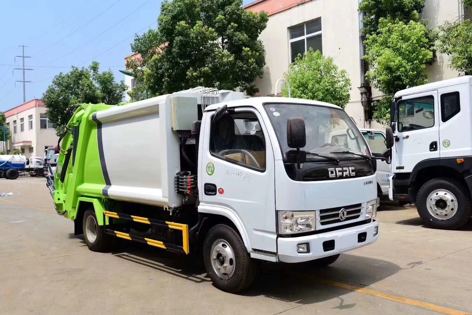 東風小多利卡壓縮垃圾車，6方壓縮垃圾車，廠家直銷。