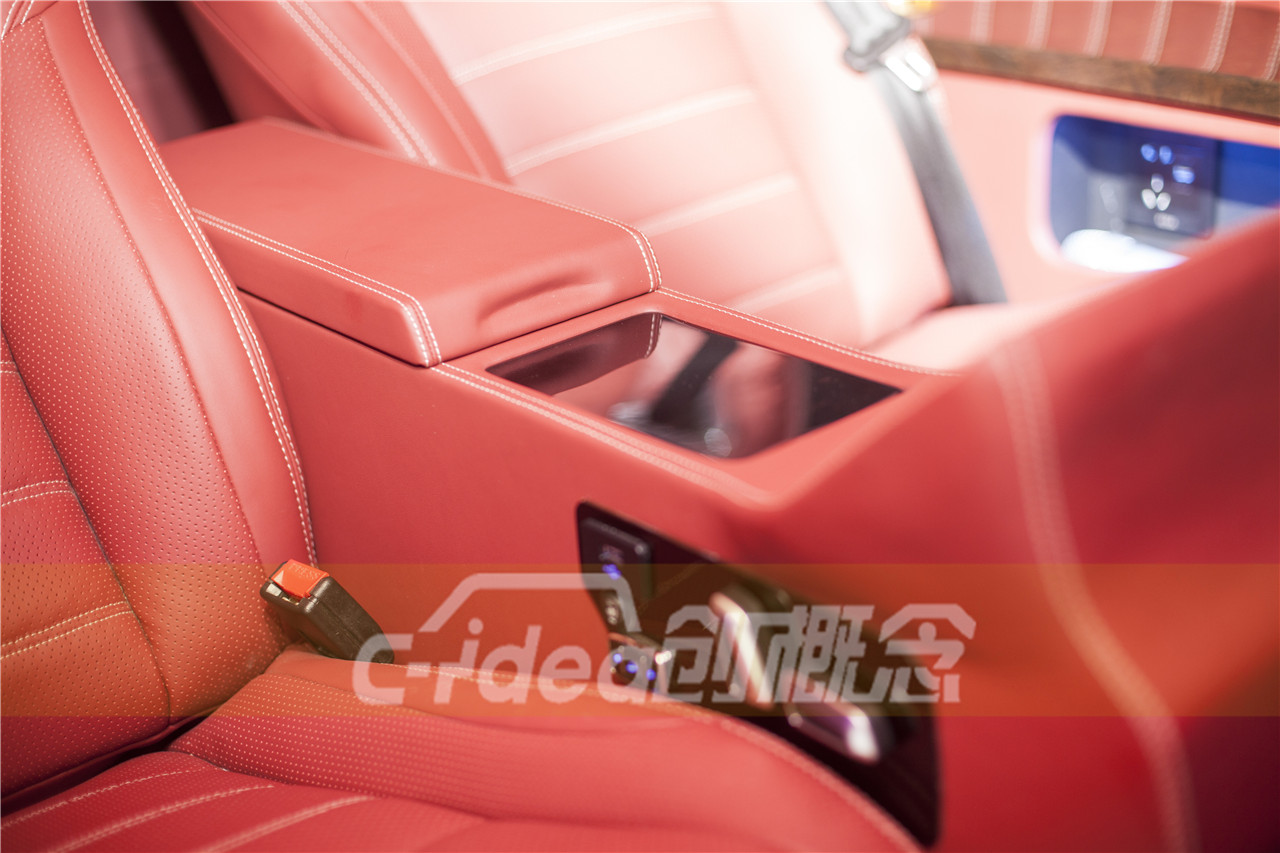 深圳豐田埃爾法加裝多功能航空座椅 內飾奢華升級