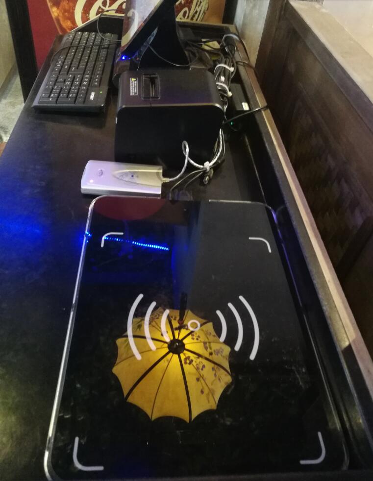 RFID快速結(jié)算餐飲*機(jī) 無人售貨店快速結(jié)算器