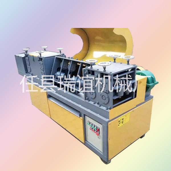 供應(yīng)四川鋼管調(diào)直除銹刷漆機(jī)新款全自動(dòng)鋼管直管機(jī)