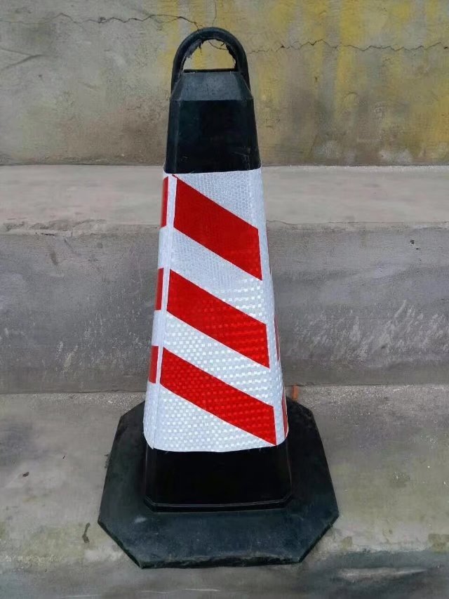70cm塑料交通路錐 定制廣告定做地錐 塑料停車場(chǎng)*廣告路錐雪糕
