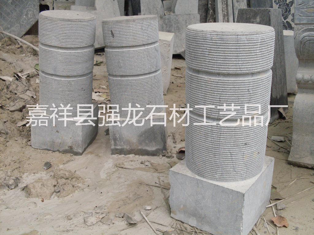 供應(yīng)擋車石、青石擋車石價(jià)格、青石攔車石、青石車止石、青石路口石、青石路巖石廠家、青石路巖石規(guī)格