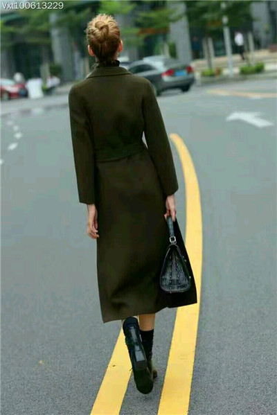 北京服裝庫房庫存服裝批發(fā)