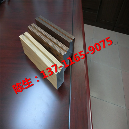 崇天匠生態(tài)木紋方通供應(yīng)廠家直銷