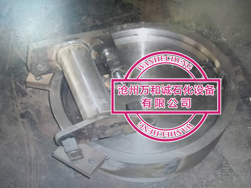 鎖環(huán)式快開盲板只需一人以200N的力即可輕松打開