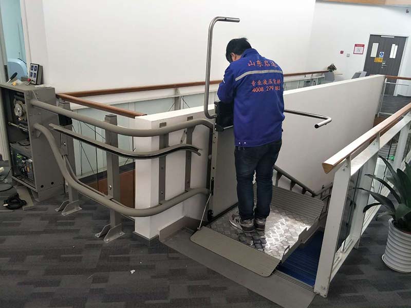 啟運(yùn)無(wú)障礙斜掛式電梯 直銷泰州市 蕪湖市 哈爾濱市老年人殘疾人樓梯升降機(jī) 斜掛式電梯  無(wú)障礙斜掛式電梯