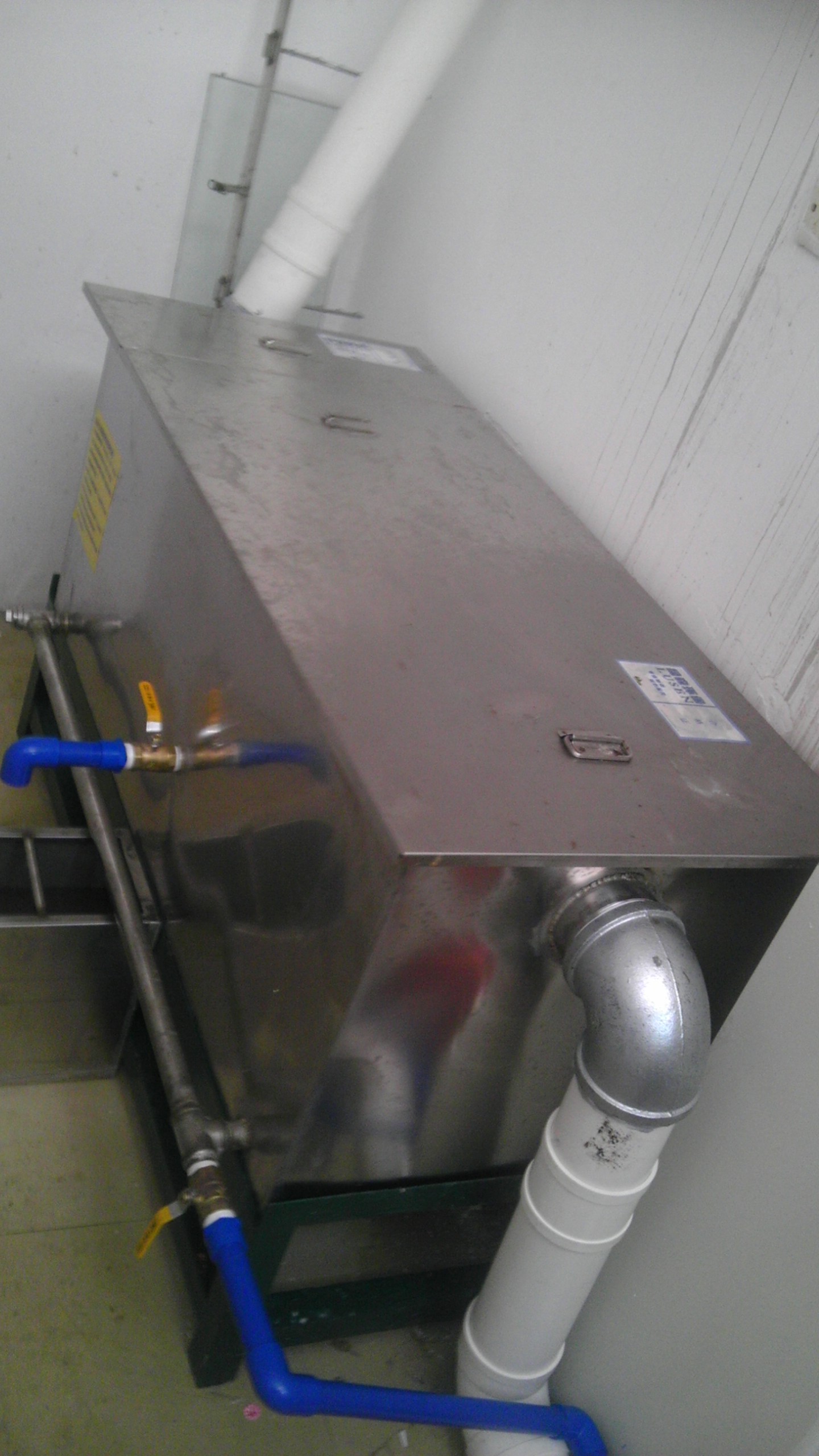 工業(yè)用油水分離器生產(chǎn)廠家酒店餐館飯?zhí)脧N房   番禺餐飲廚房油水分離器