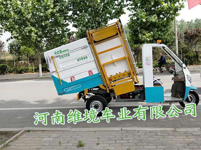 河南彥鑫牌推板式翻桶車行駛穩(wěn)定