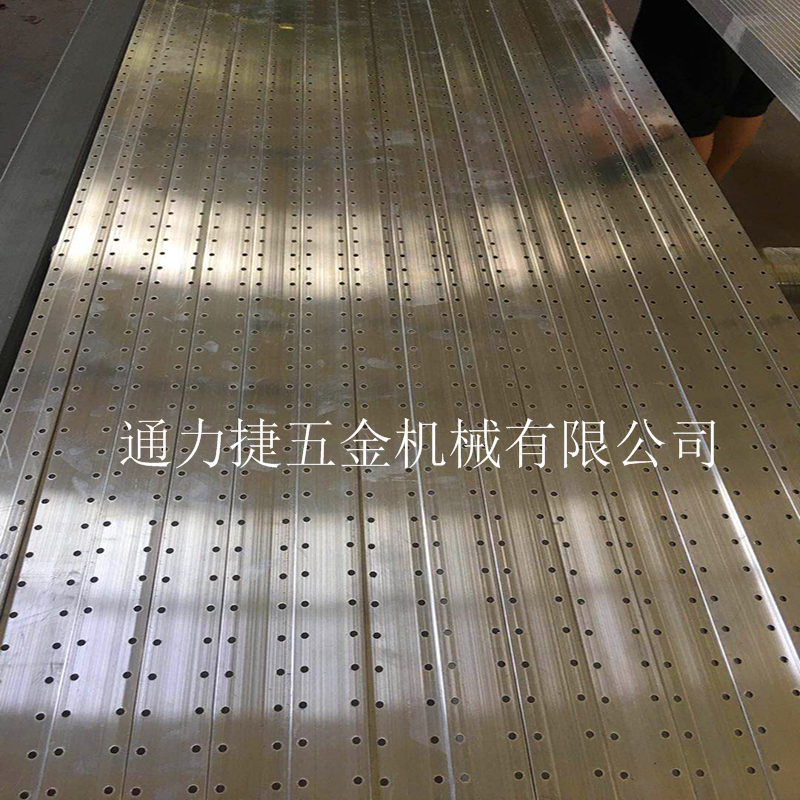 新款數(shù)控圓管沖孔機(jī) 全自動(dòng)風(fēng)管角鋼打孔機(jī) 貨架護(hù)欄沖孔全自動(dòng)