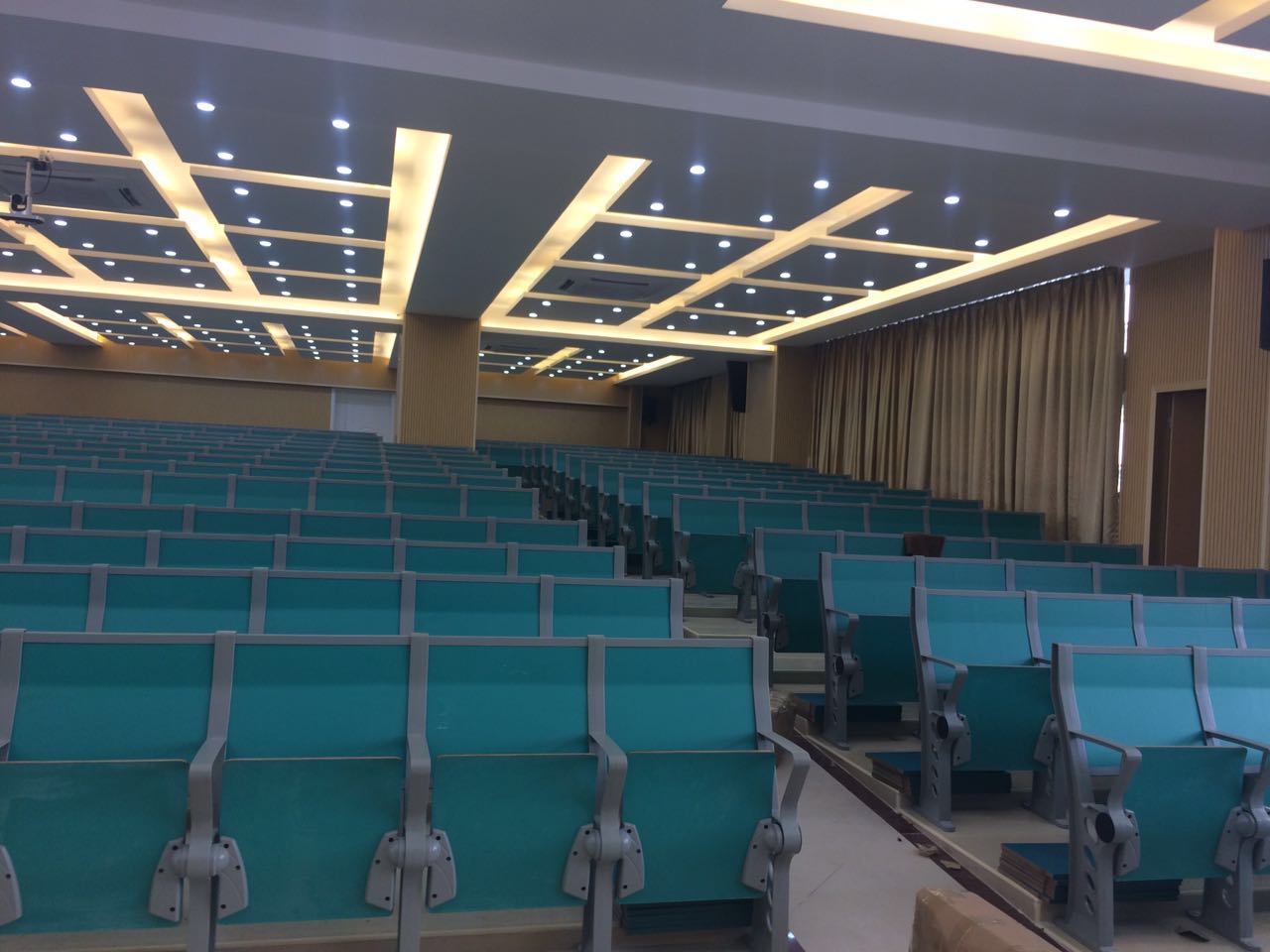 供應蘭州階梯椅批發(fā)價格報價/階梯椅訂制批發(fā)價格報價/階梯椅品牌經(jīng)銷商哪家好 蘭州階梯椅批發(fā) 陜西階梯椅批發(fā) 蘭州階梯椅批