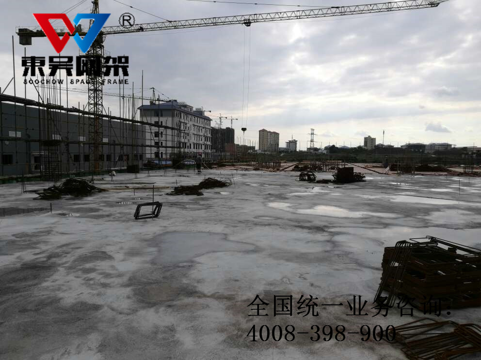 球形網(wǎng)架生產(chǎn)廠家 東吳網(wǎng)架快速報(bào)